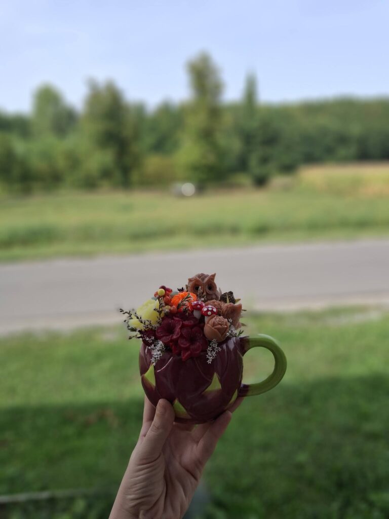 Jesenski poklon u bordo šalici – HANČI