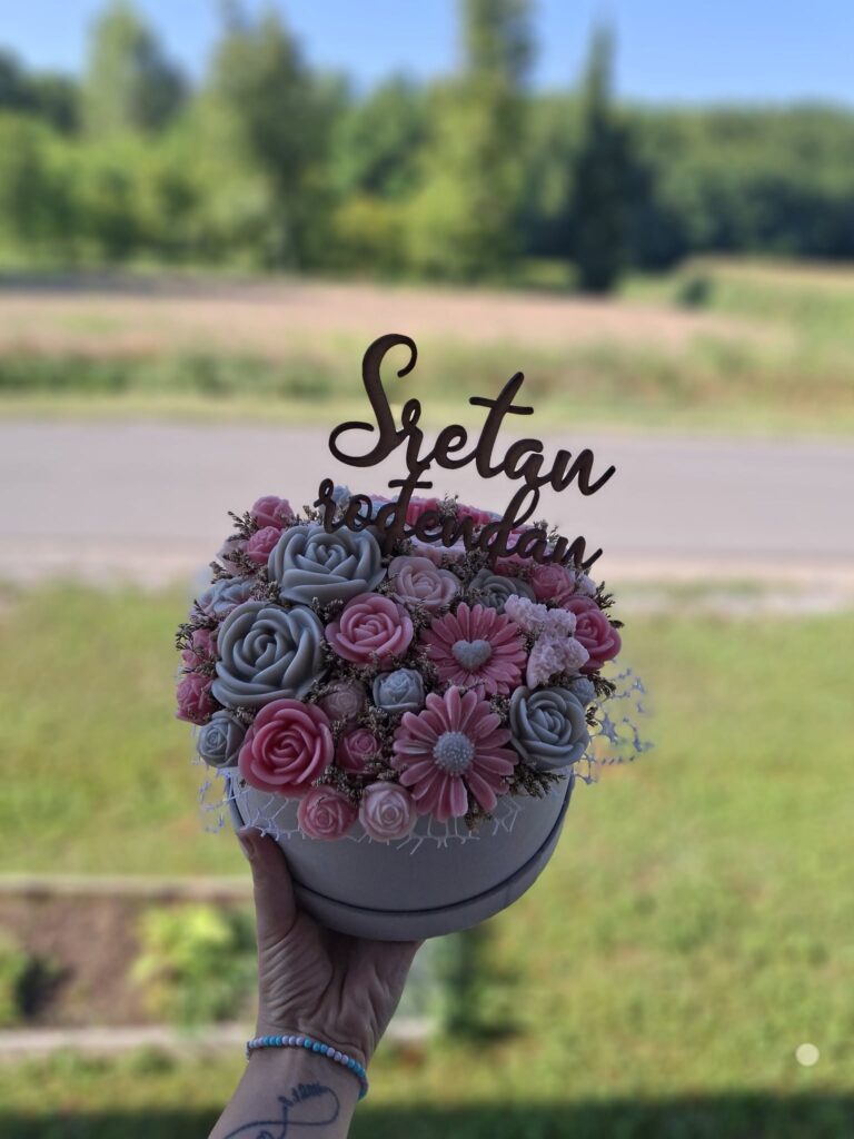 Rođendanski aranžman s porukom – HANČI